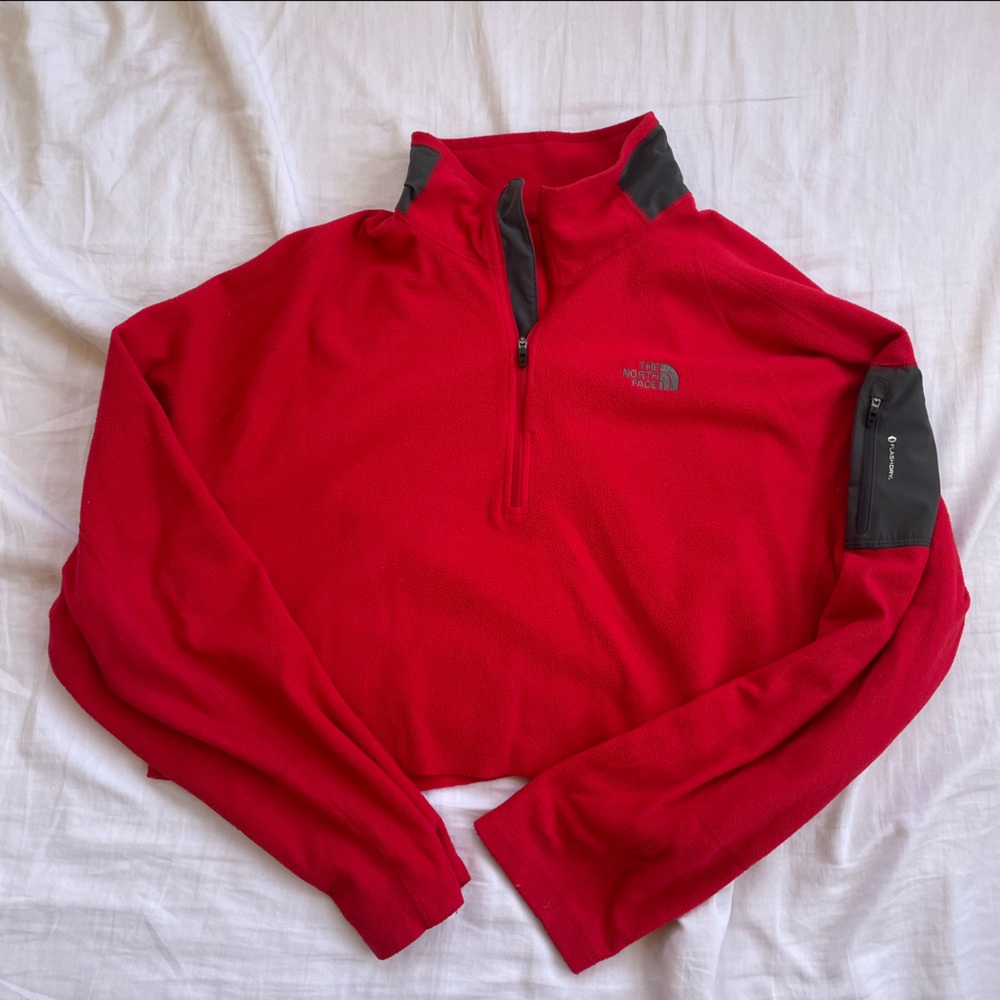 The relaxed-fit  North Face Cropped Women's Simple Logo ¼ Zip Pullover